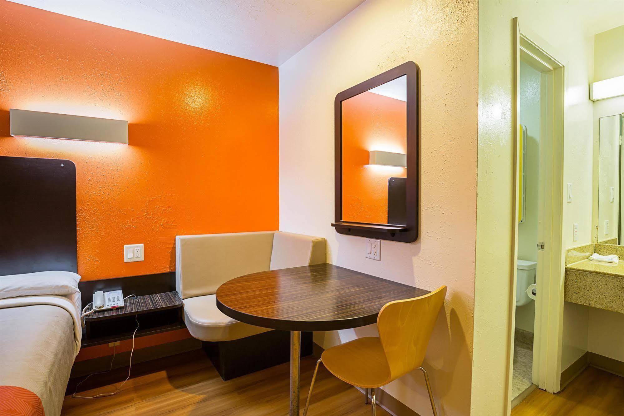 Motel 6-Madisonville, Tx Ngoại thất bức ảnh