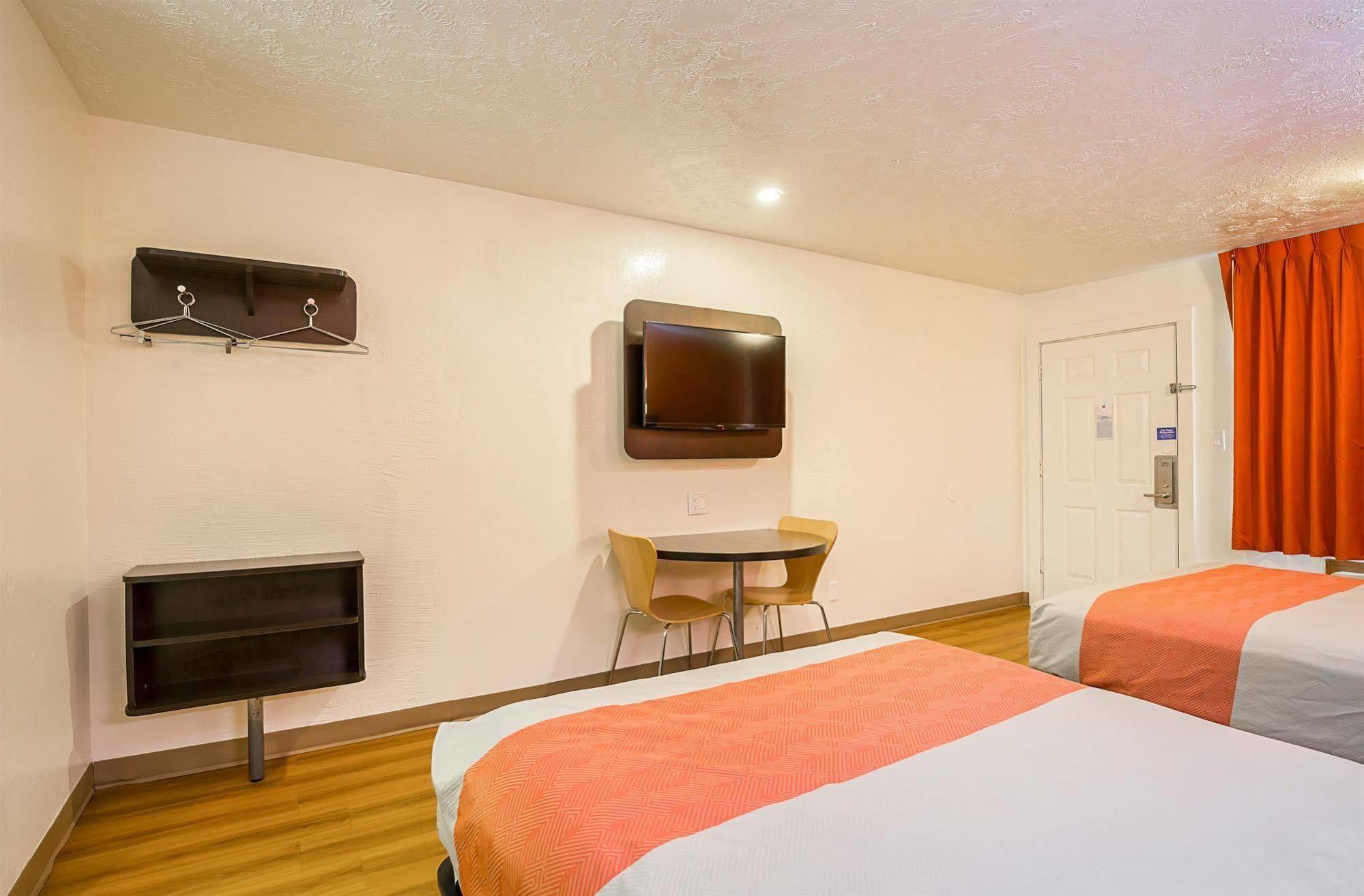 Motel 6-Madisonville, Tx Ngoại thất bức ảnh